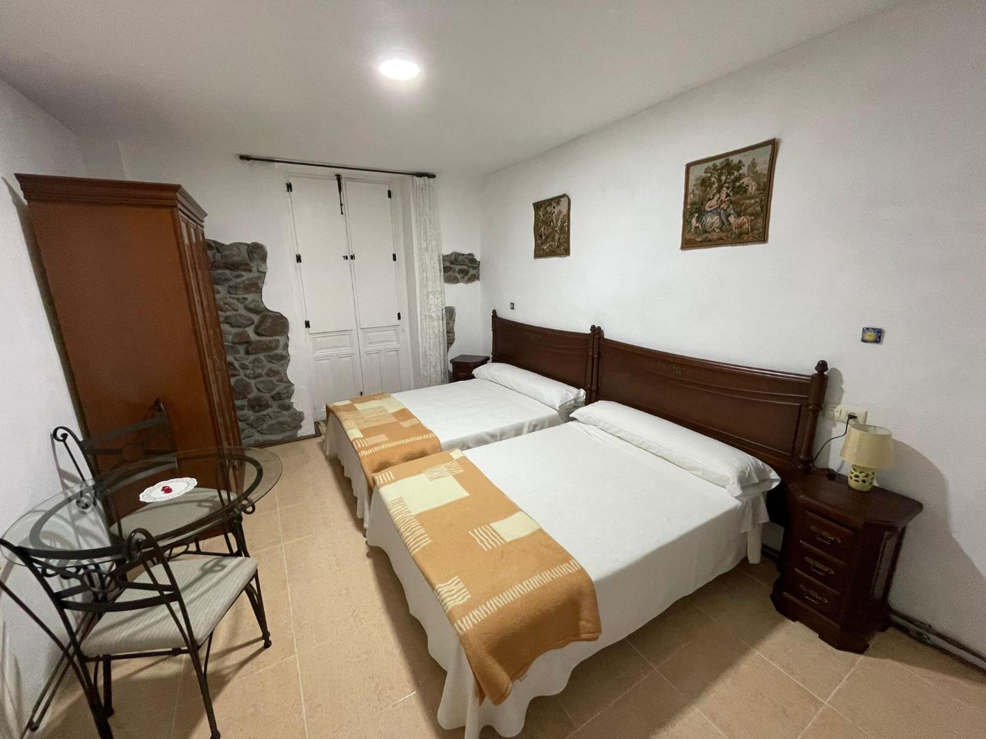 Hotel El Nuevo Semellon Aceptamos Mascotas Tineo Extérieur photo