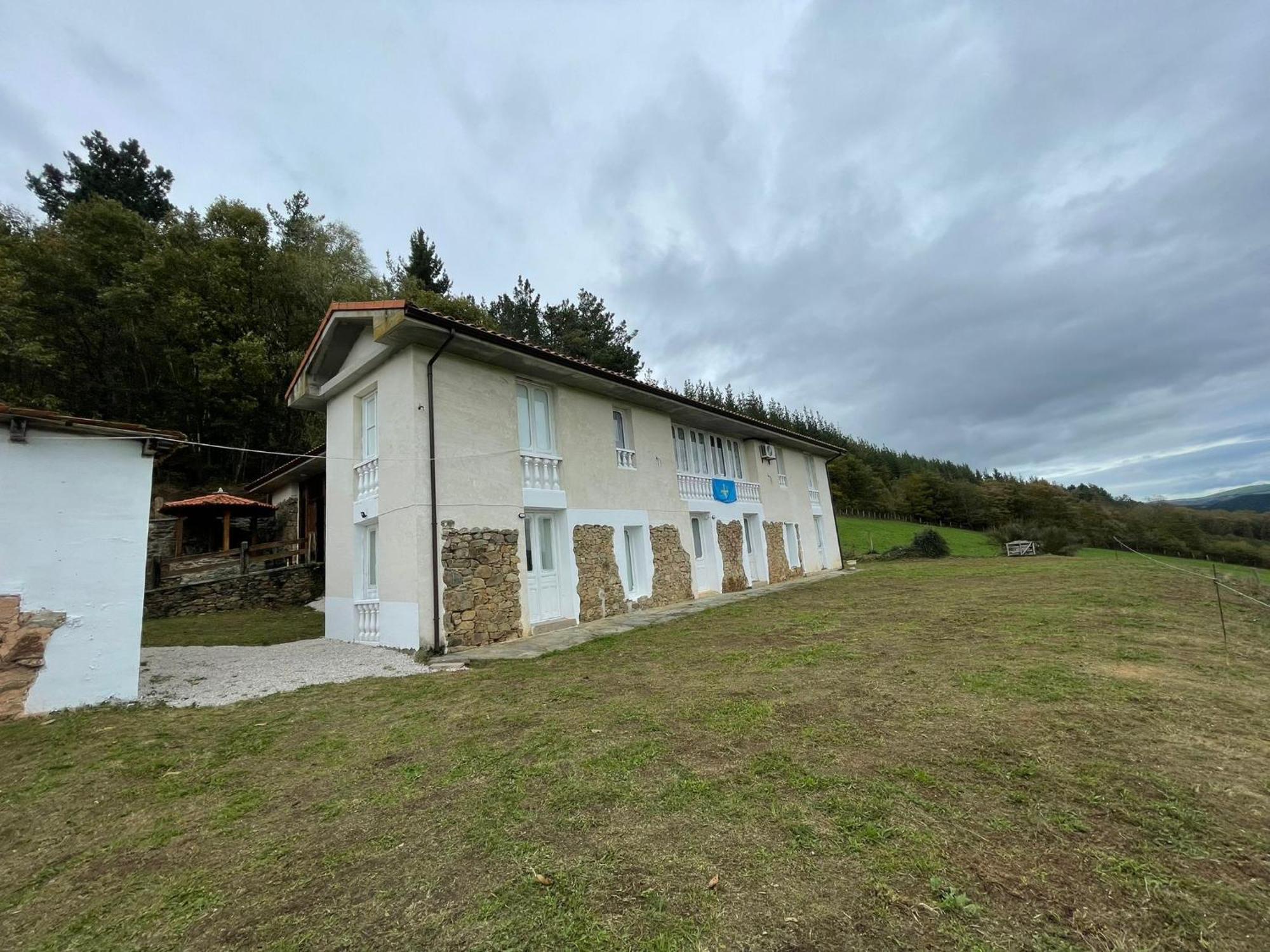 Hotel El Nuevo Semellon Aceptamos Mascotas Tineo Extérieur photo